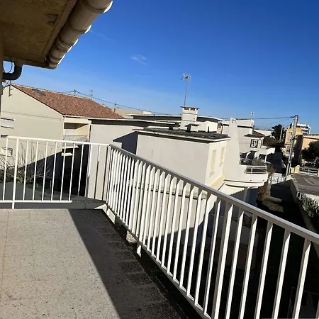 A 2 Pas De La Avec Terrasse Et Parking - Fr-1-387-186 Apartment