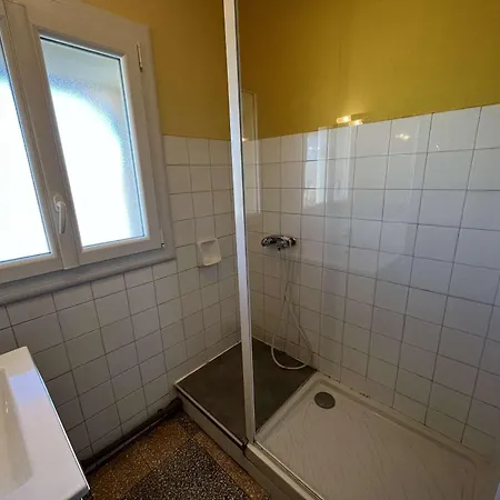 A 2 Pas De La Avec Terrasse Et Parking - Fr-1-387-186 Apartment