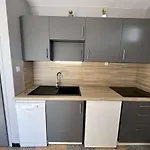 à 2 Pas De La Avec Terrasse Et Parking - Fr-1-387-186