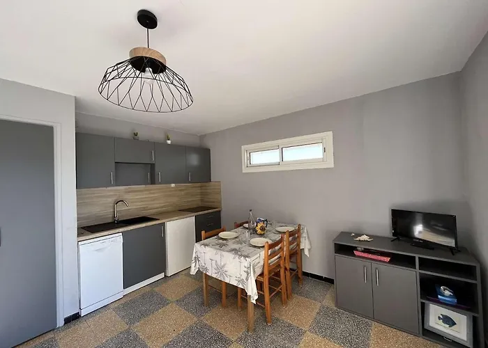 A 2 Pas De La Avec Terrasse Et Parking - Fr-1-387-186
